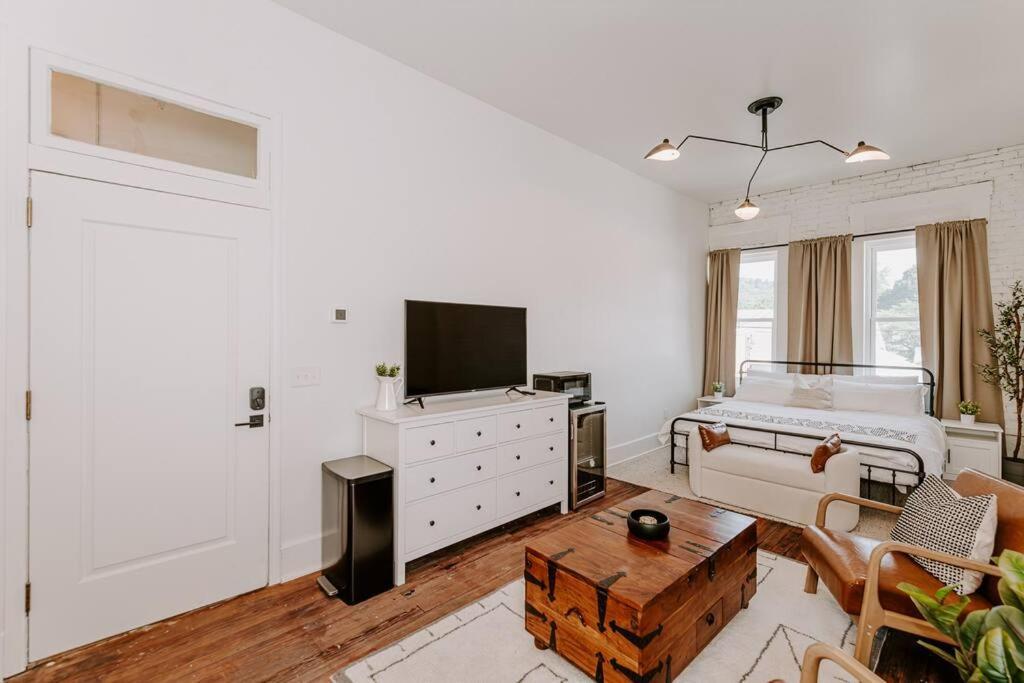 East Main Lofts - Farmhouse 204 매디슨 외부 사진
